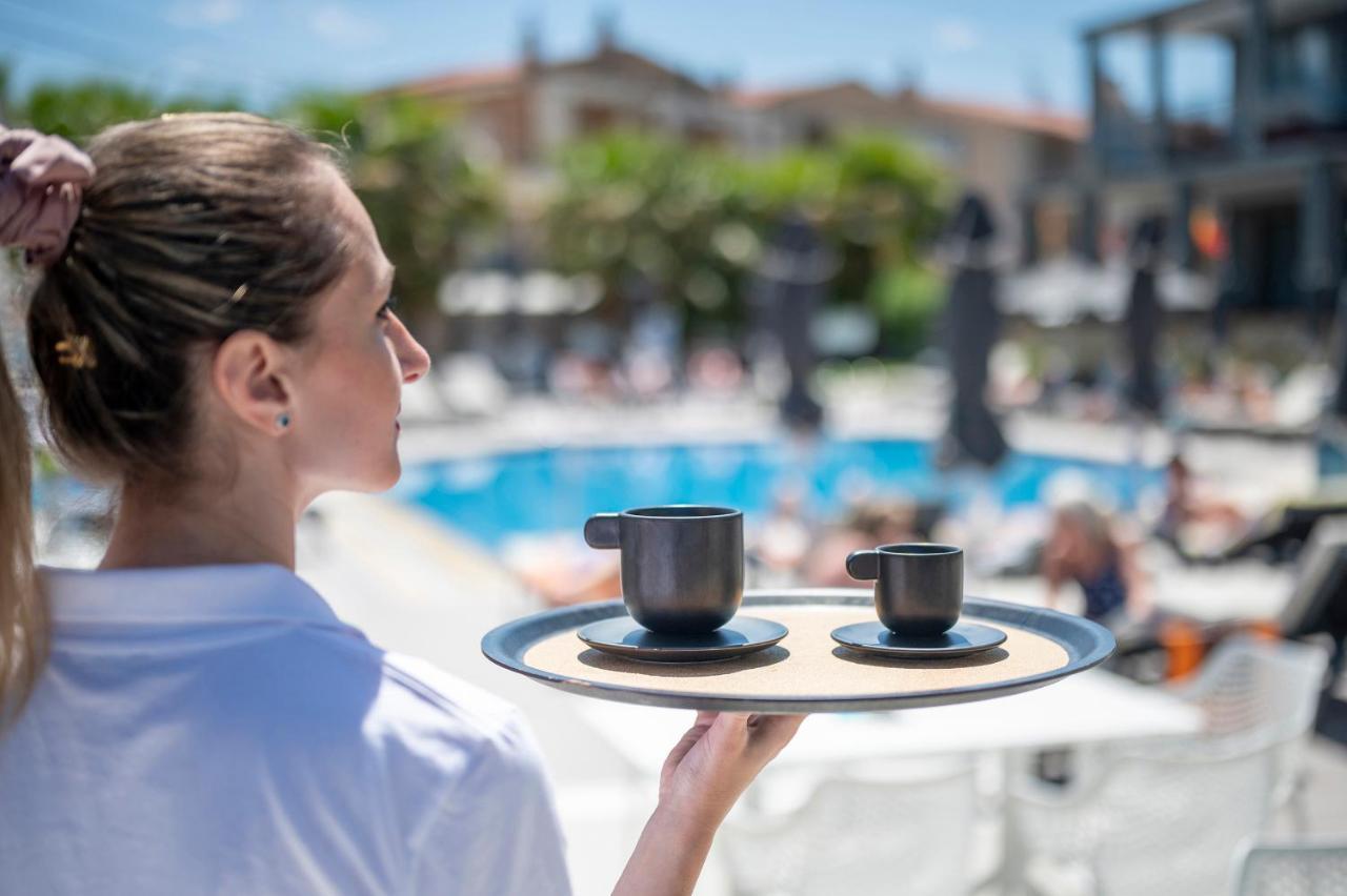 Dionysos Hotel & Suites Ханиоти Екстериор снимка