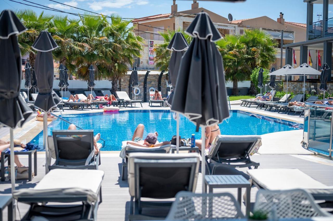 Dionysos Hotel & Suites Ханиоти Екстериор снимка