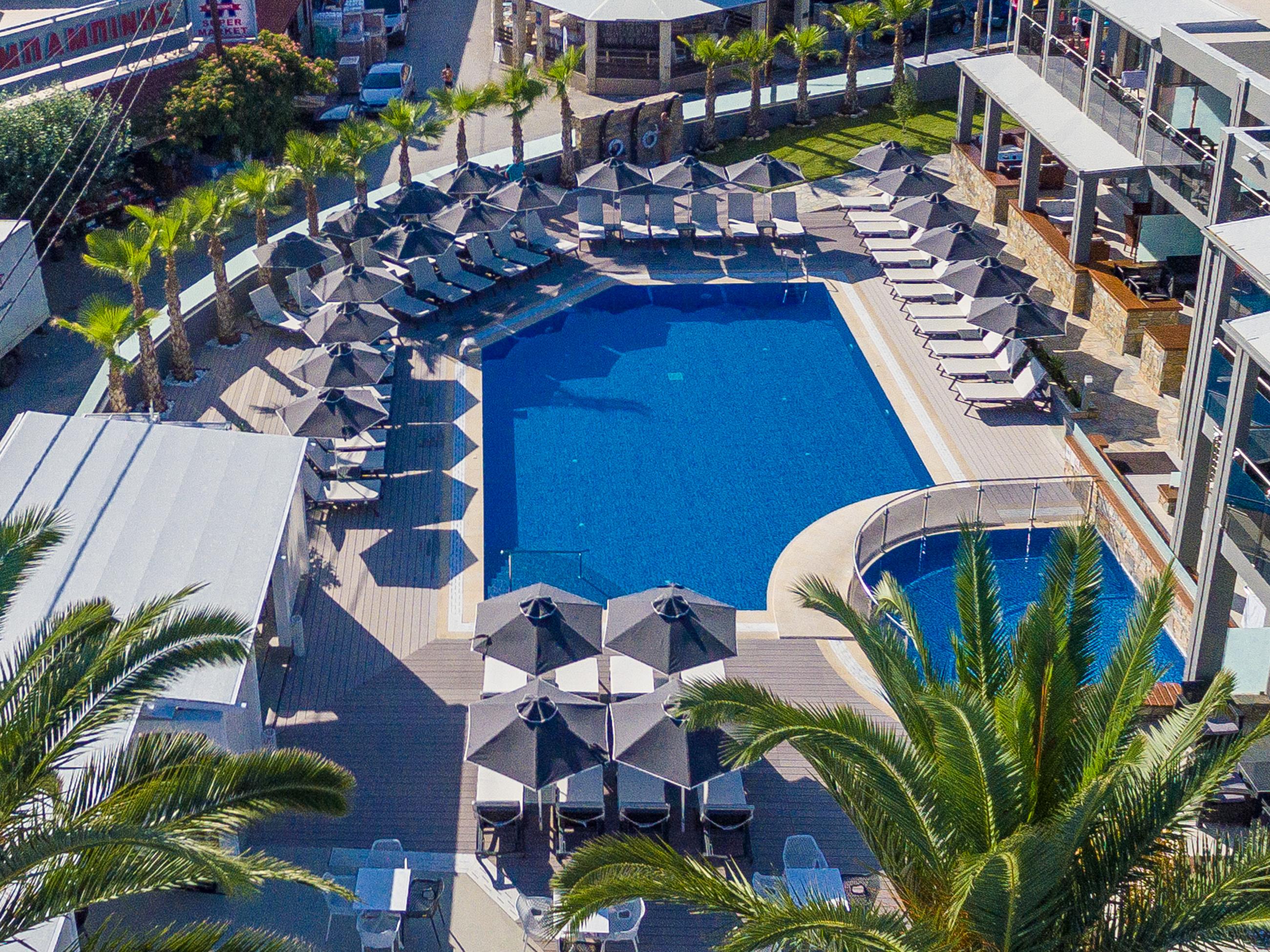 Dionysos Hotel & Suites Ханиоти Екстериор снимка