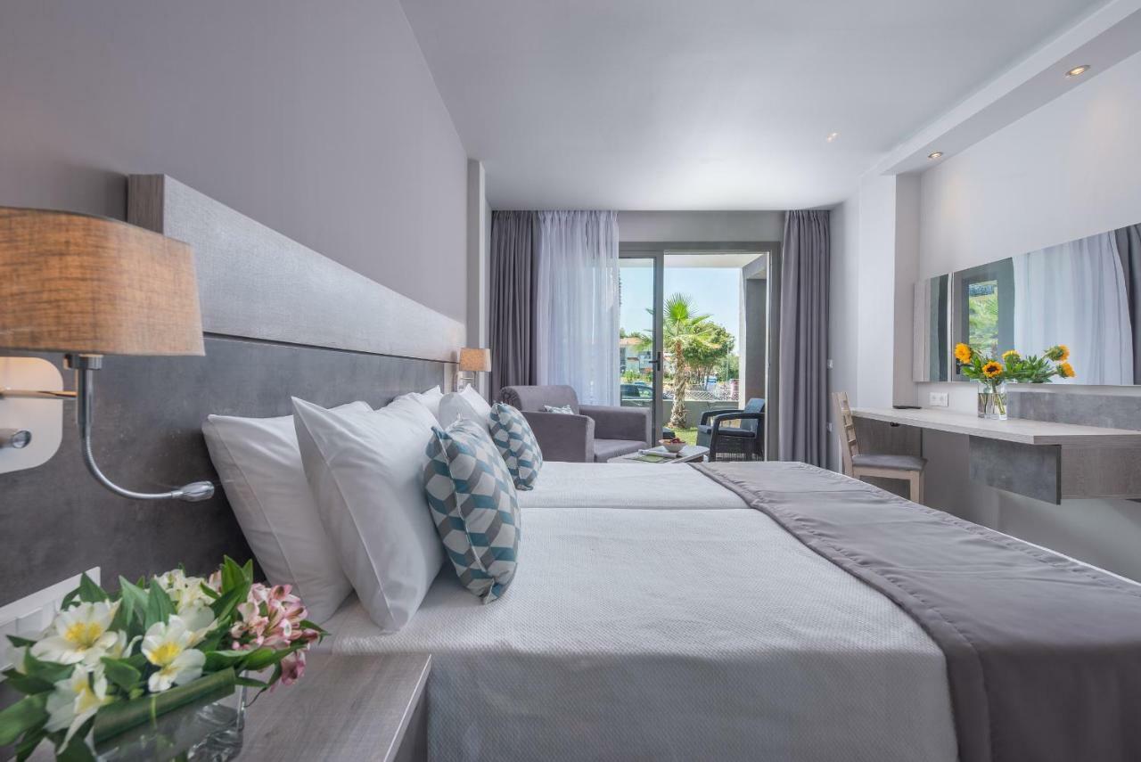 Dionysos Hotel & Suites Ханиоти Екстериор снимка
