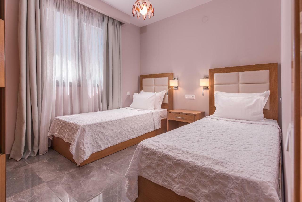 Dionysos Hotel & Suites Ханиоти Екстериор снимка