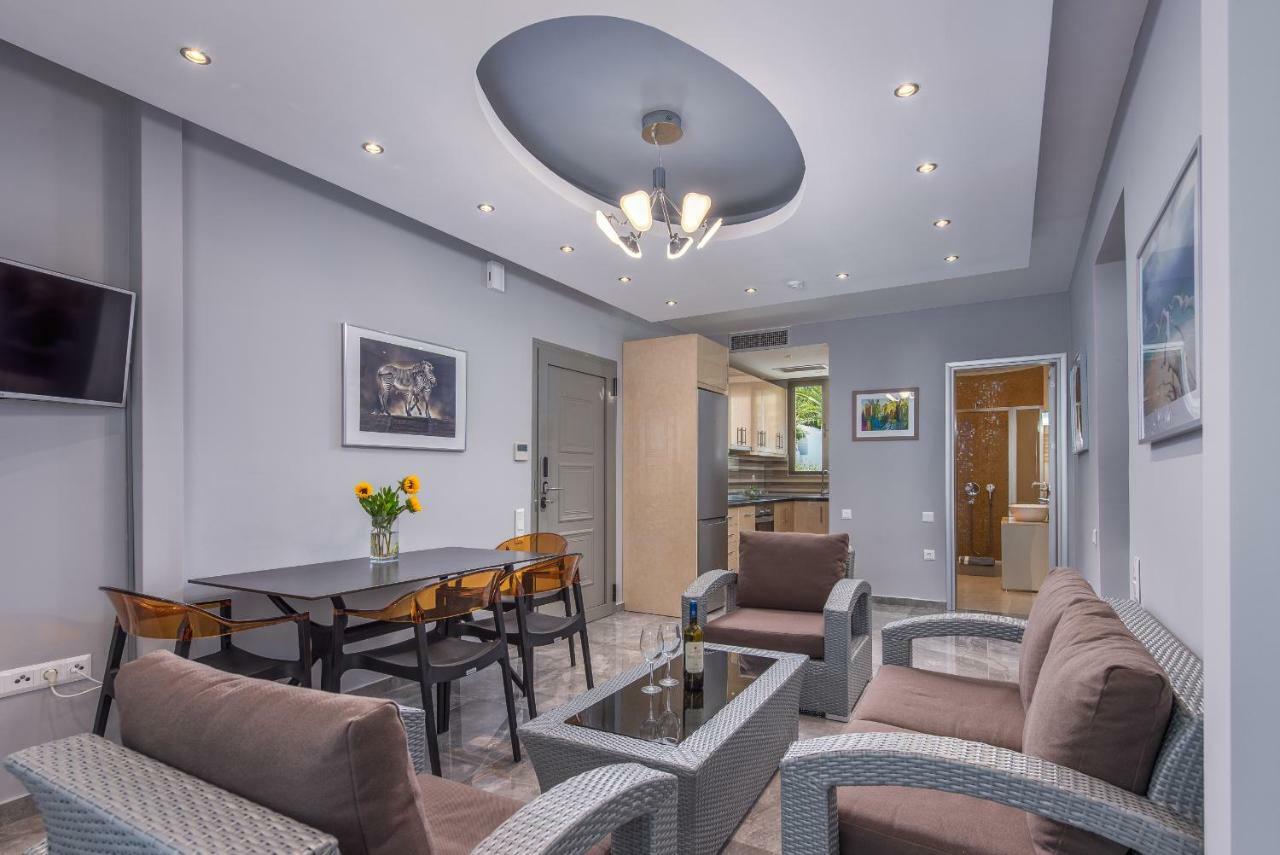 Dionysos Hotel & Suites Ханиоти Екстериор снимка
